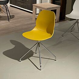 Stoel modern geel 