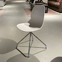 Stoel modern wit 